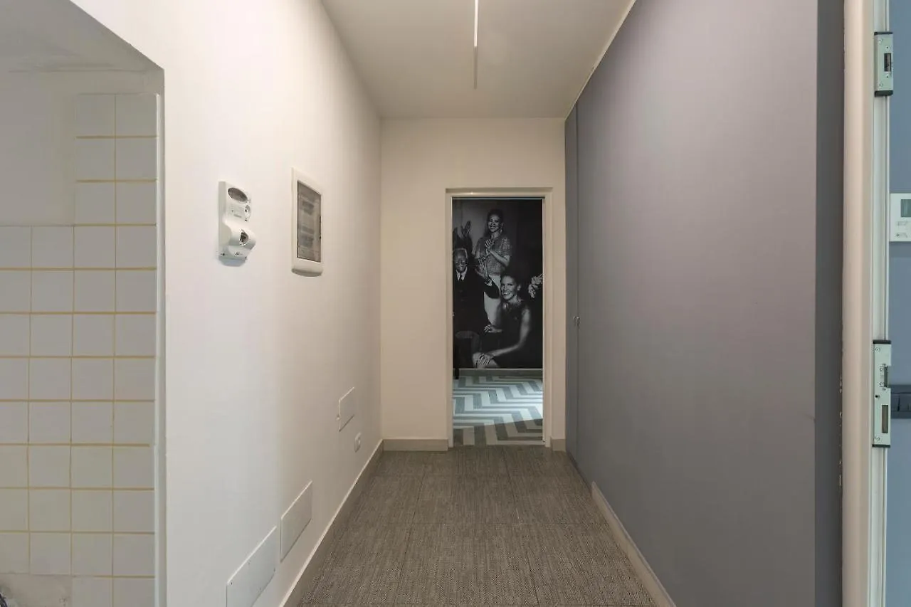 Armani House, Superior Apartment In City Center Milan Italy